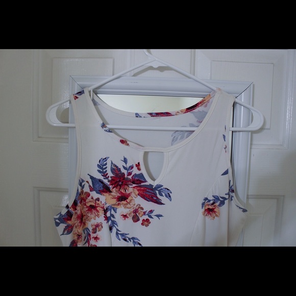 White Dress with Floral Designs - Picture 3 of 4